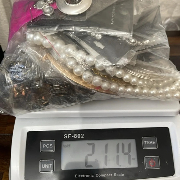 2.11 lbs  fashion jewelry scrap crafts project earrings necklace ring bracelet - Picture 16 of 16